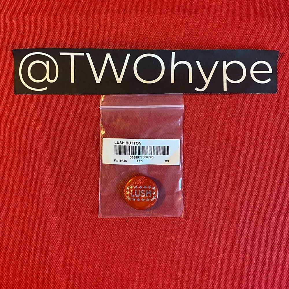 Supreme Lush Button (FW19)